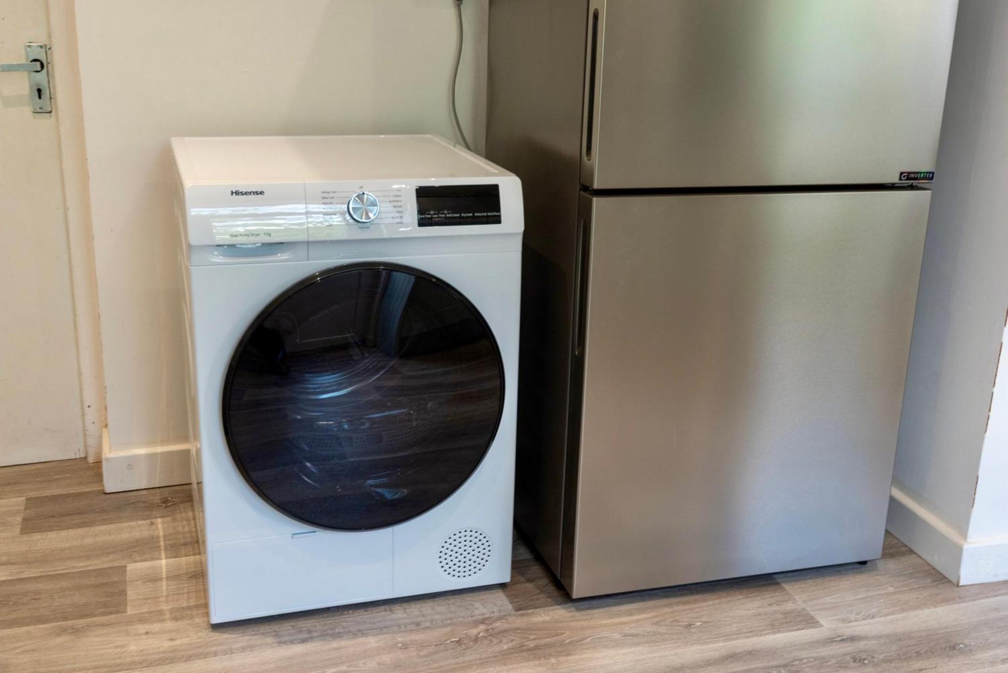 Double Room In Refurbished 5 Bed Home With Wifi And Tv BW Room 4 Солихъл Екстериор снимка