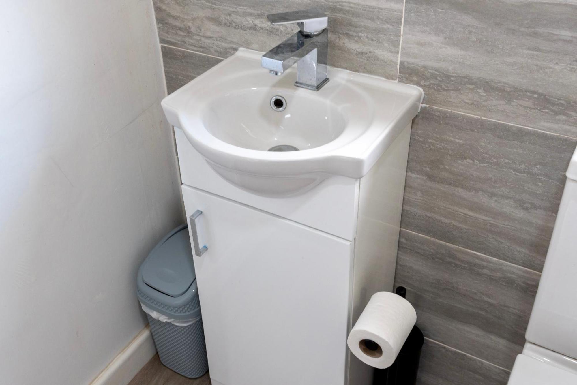 Double Room In Refurbished 5 Bed Home With Wifi And Tv BW Room 4 Солихъл Екстериор снимка