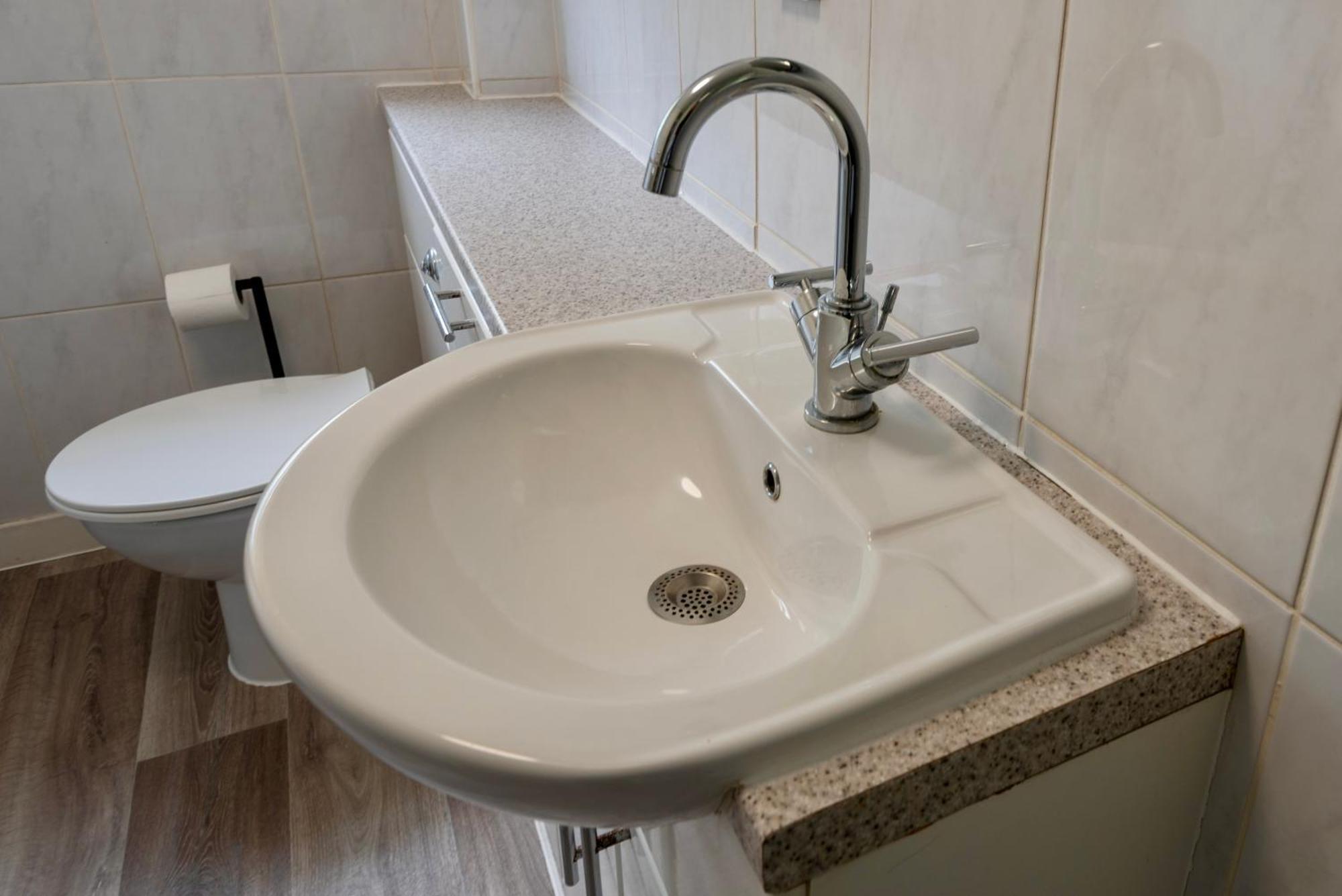 Double Room In Refurbished 5 Bed Home With Wifi And Tv BW Room 4 Солихъл Екстериор снимка
