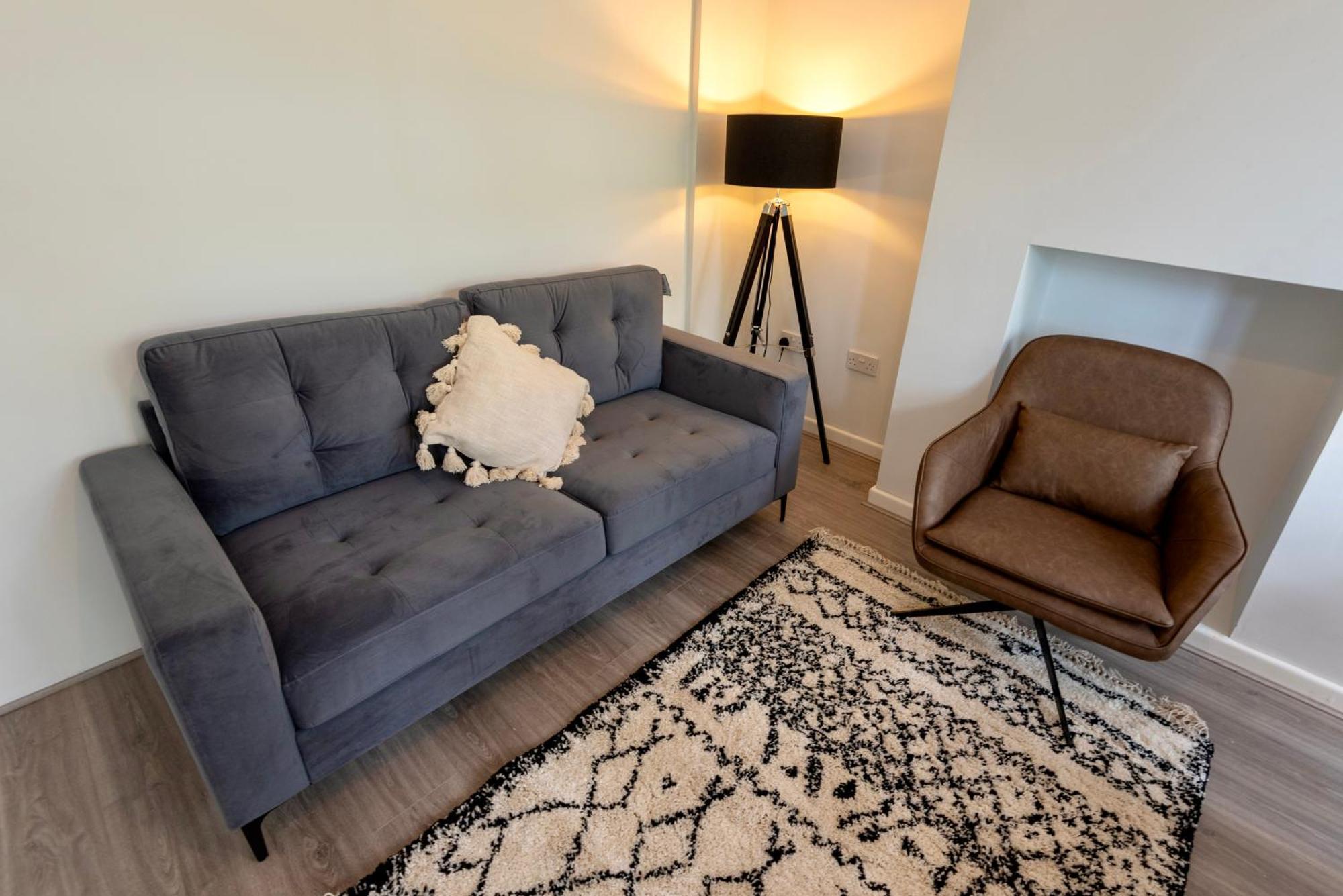 Double Room In Refurbished 5 Bed Home With Wifi And Tv BW Room 4 Солихъл Екстериор снимка
