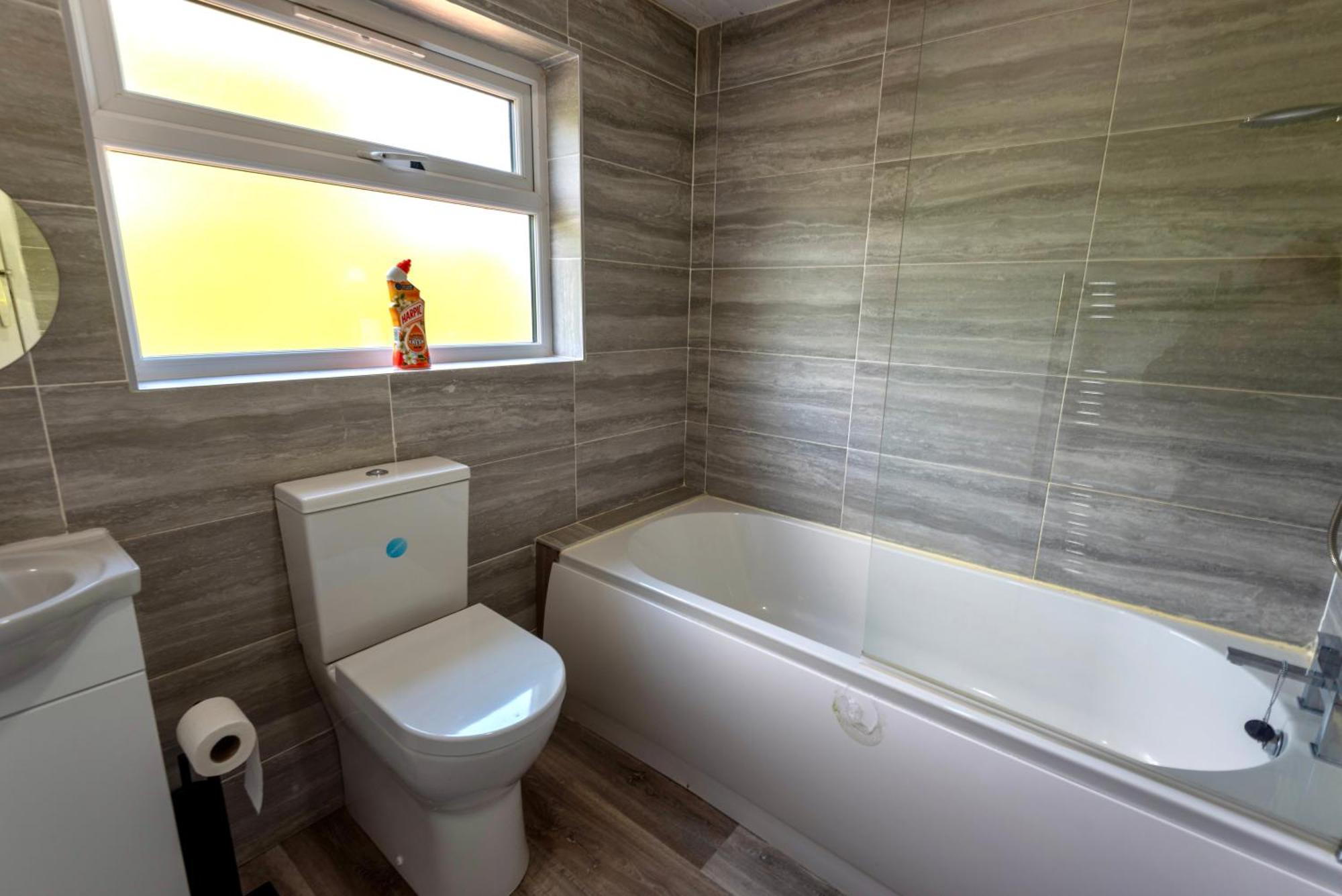 Double Room In Refurbished 5 Bed Home With Wifi And Tv BW Room 4 Солихъл Екстериор снимка